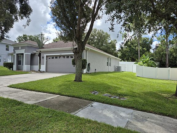 4th image of 1559 Pier St