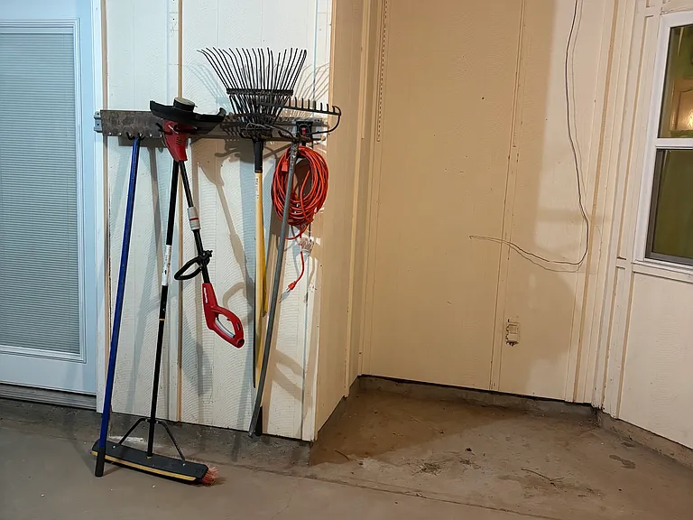 5709 Devon Ave — Photo 37