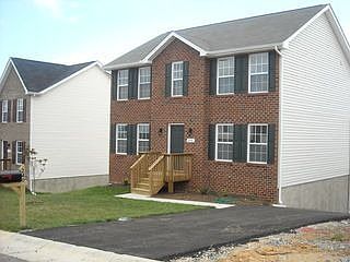 2nd image of 240 Chelsea Loop