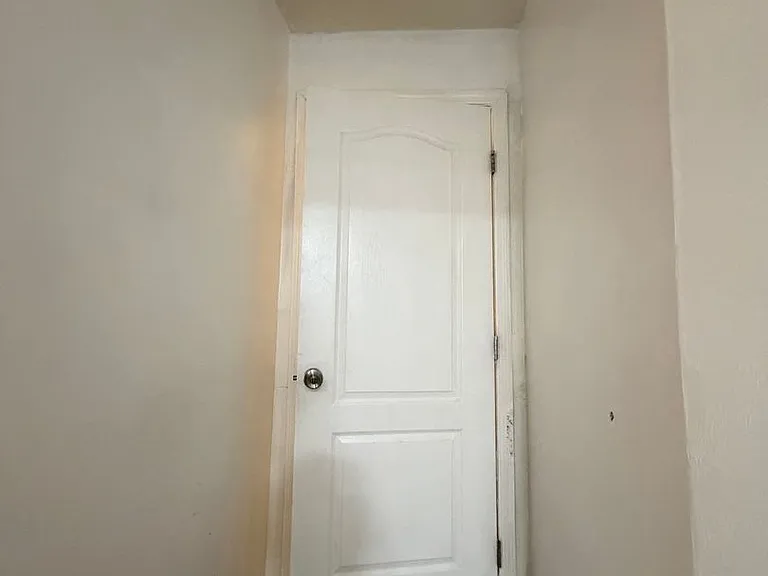 502 W 9th St — Photo 6
