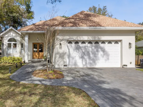 2415 Los Robles Dr, Fernandina Beach, FL 32034