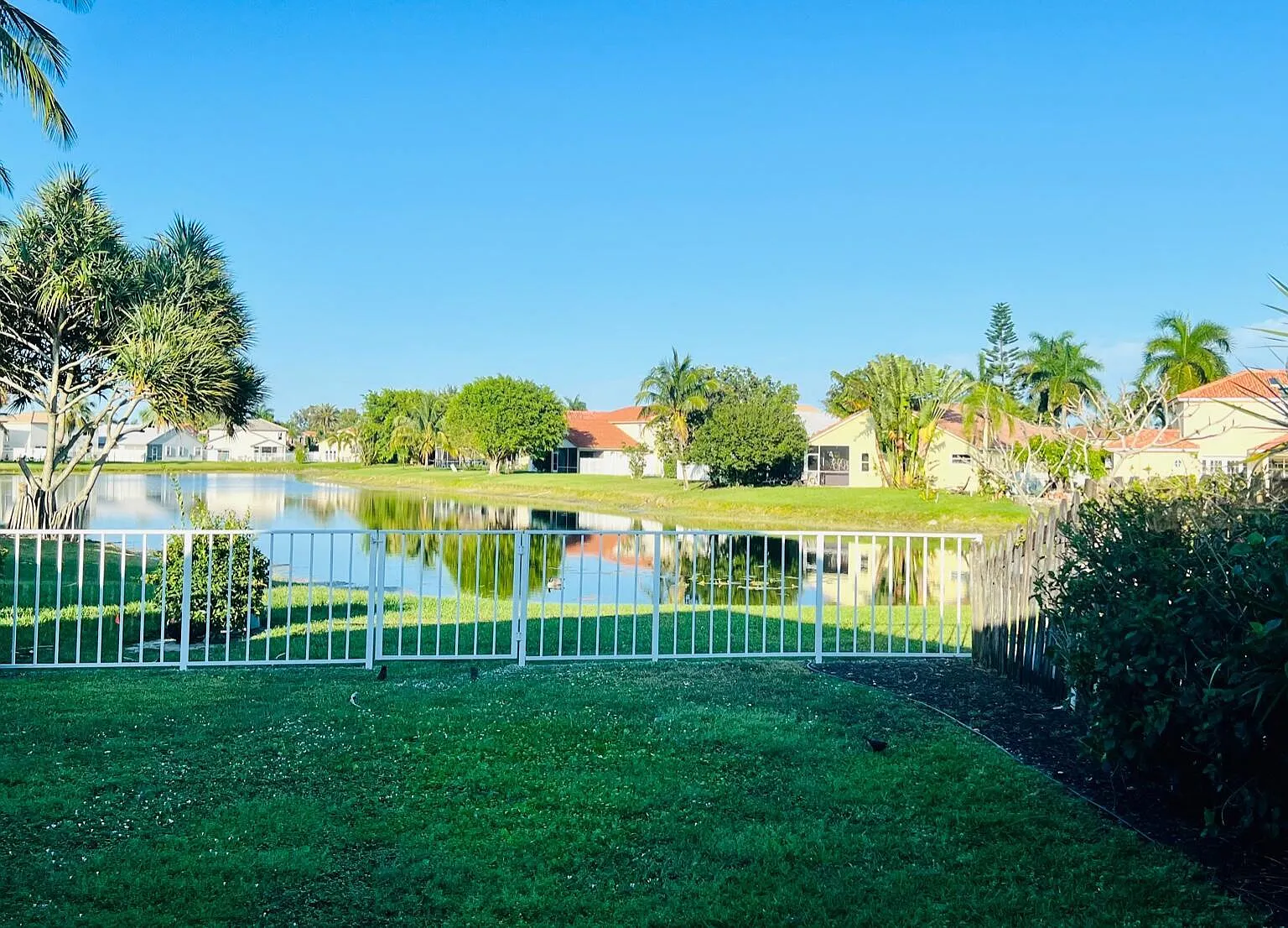 4 bed, 2.5 bath, 2143 sqft, $4,500 — Photo 3