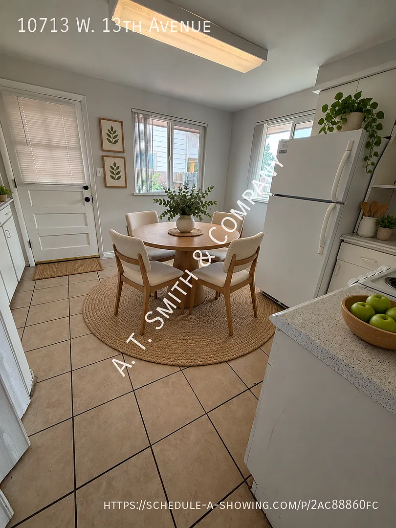 Charming Two Bedroom in Lakewood-Updated, Hardwoods, 2 Blocks From The Light Rail! — Photo 3