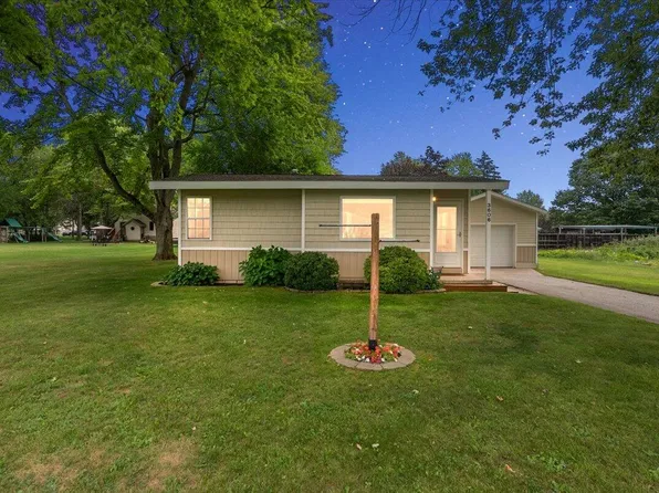3606 Center St, Ravenna, MI 49451