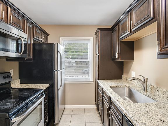 4th image of 3323 Ravena Ave