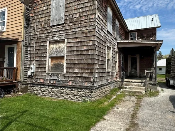 624 W End Ave, Carthage, NY 13619