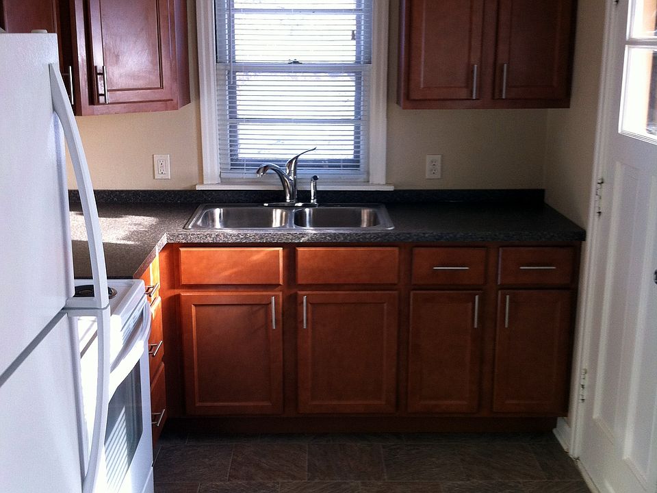 1st image of 3300 N Dousman St APT 4