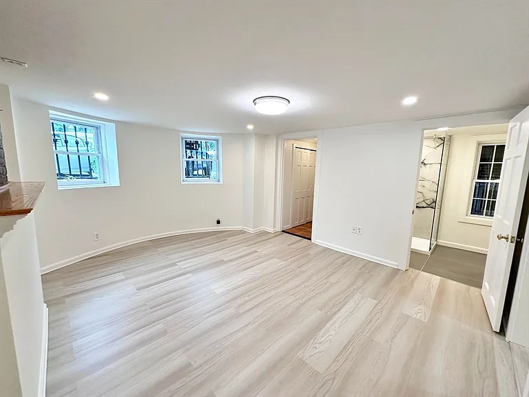 420 Sumner St #1 — Photo 5