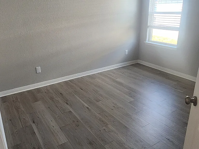 11505 Orbital St — Photo 6