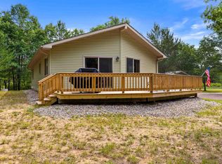731 W 6th Ct, Hancock, WI 54943