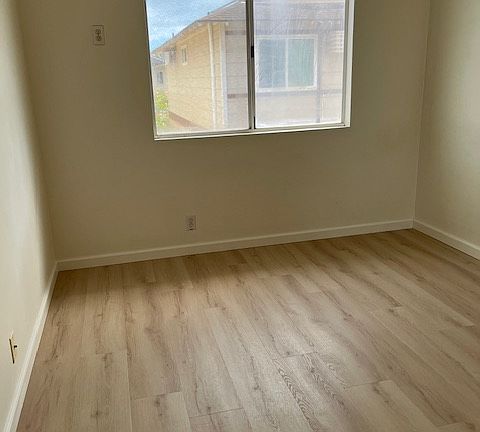 3rd image of 91-260 Makalauna Pl #41