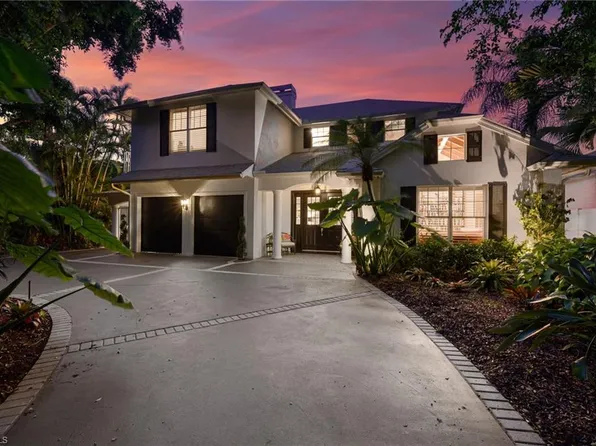 255 2nd Ave N, Naples, FL 34102