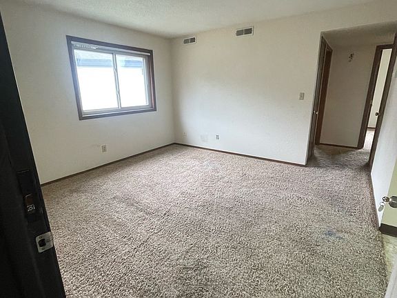 2nd image of 963 Westdale Ln #1