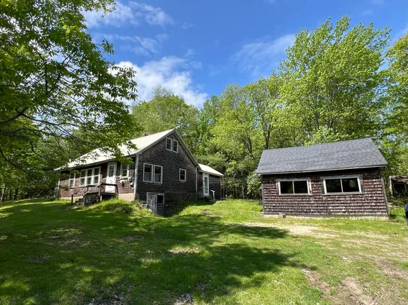 388 Main Road, Burlington, ME 04417