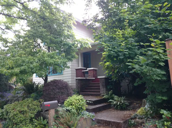 1405B N 47th St, Seattle, WA 98103