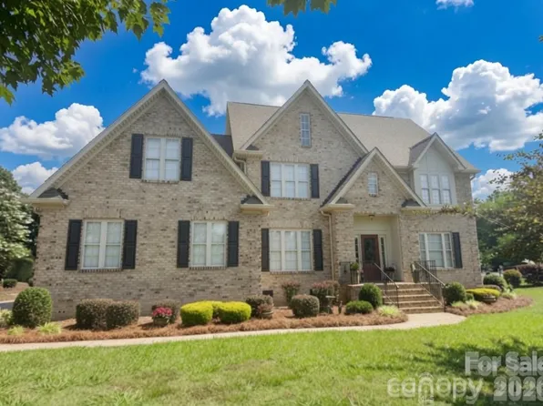 105 Mandarin Dr, Mooresville, NC 28117