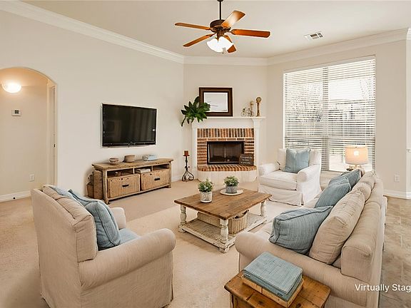 4th image of 200 Passendale Ln