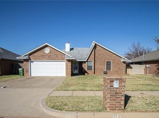1141 Shelly Rd, Yukon, OK 73099