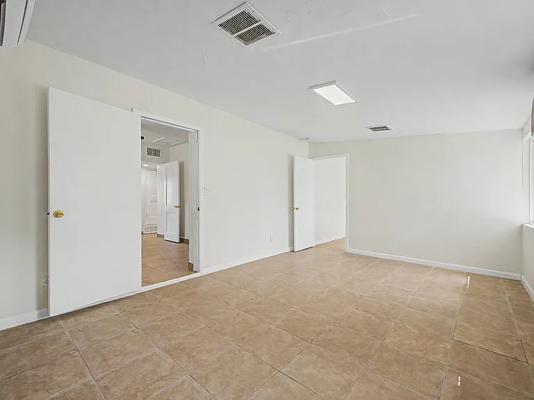 6138 N 15th Ave — Photo 18