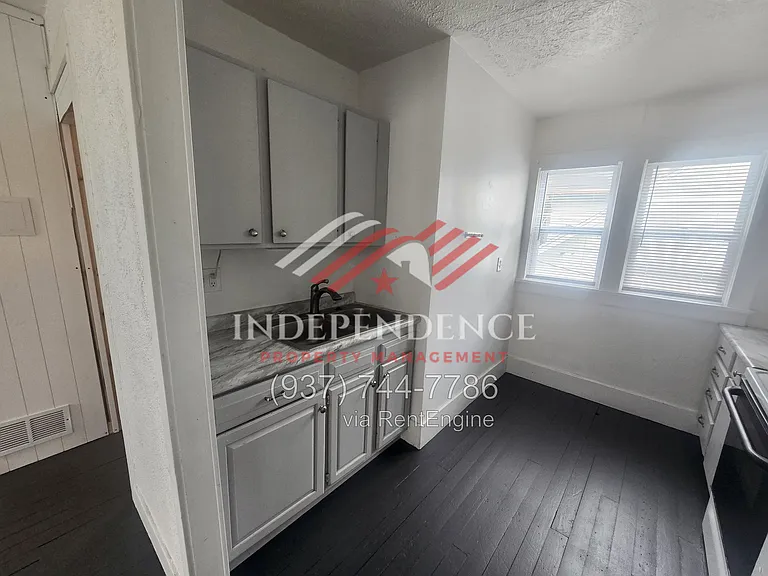 721 E Pearl St — Photo 7