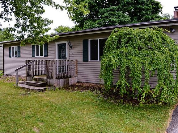 Located in the Freeland School District and close to everything, this open concept layout has room for everyone with over 1,500 livable square feet.