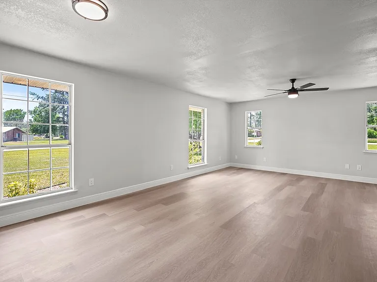 100 Redbud Woods Trl — Photo 58