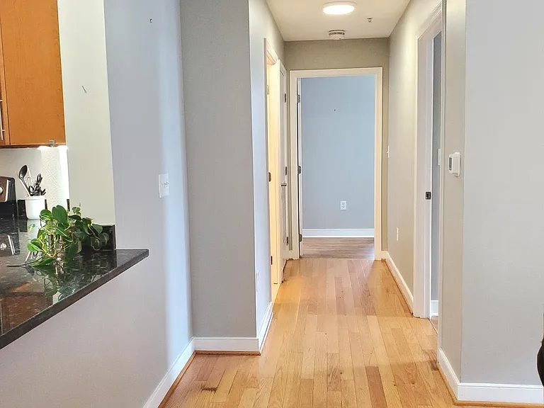 155 Potomac Psge #908 — Photo 16