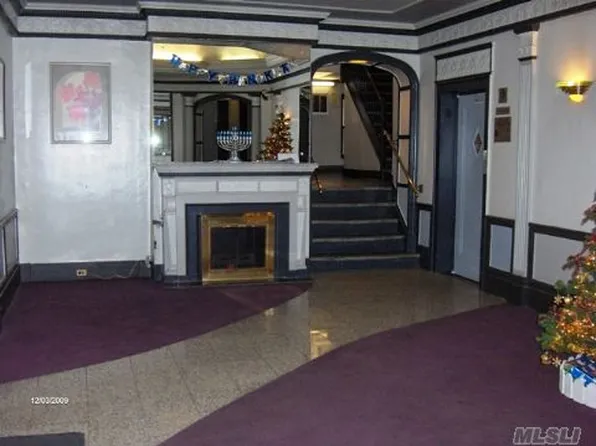 114-06 Queens Boulevard image 1 of 10