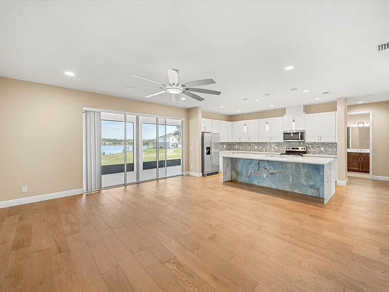 2049 Heart Lake Dr — Photo 5