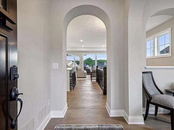 3rd image of 89 Spring Farm Rd