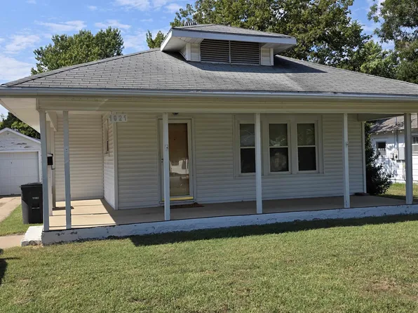 1021 N 3rd St, Arkansas City, KS 67005