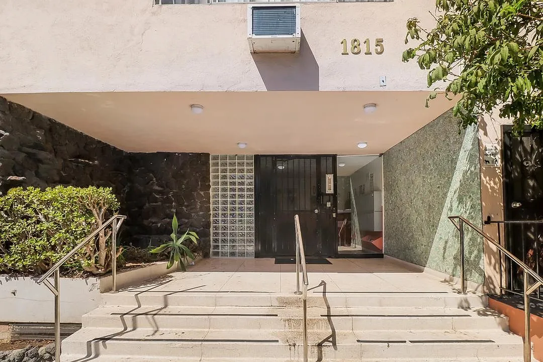1815 N. Serrano Avenue, — Photo 1