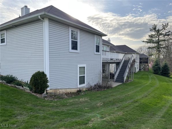 5310 Peachtree Ln, Parma, OH 44134