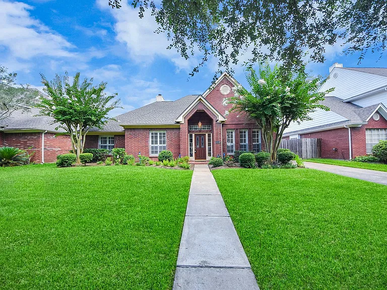 16710 Colony Terrace Dr — Photo 3