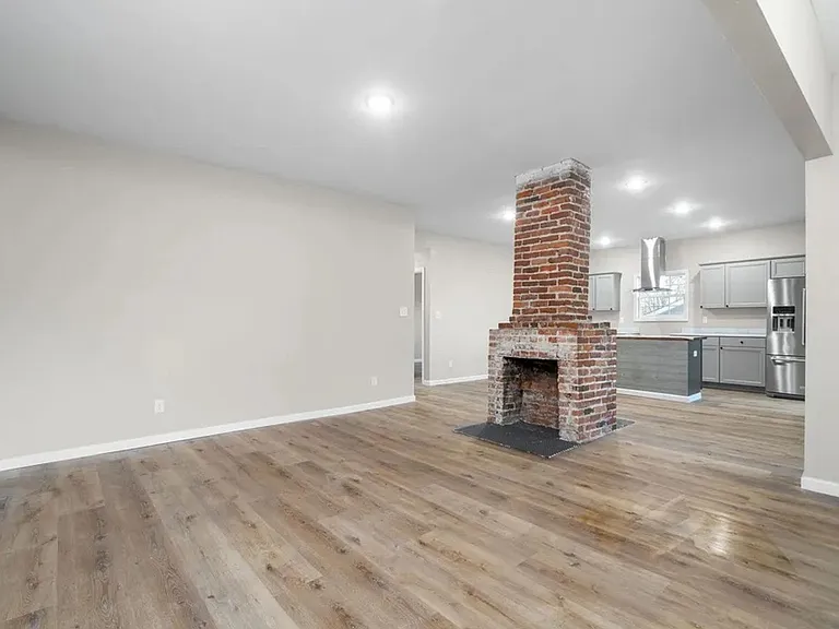 828 Gracey Ave — Photo 5