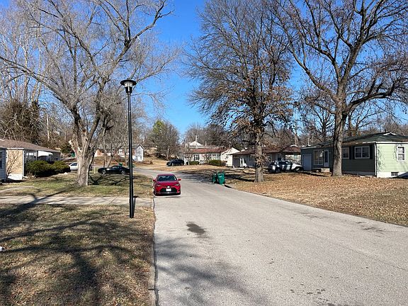 4th image of 9943 Gloucester Dr