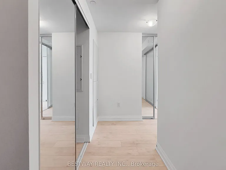 412 Silver Maple Rd #207 — Photo 3