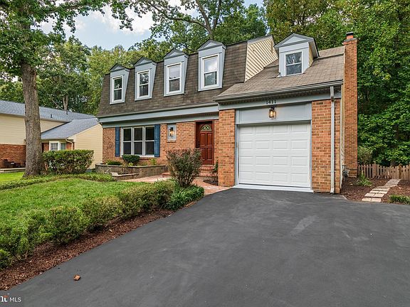 3rd image of 1411 Fallswood Dr