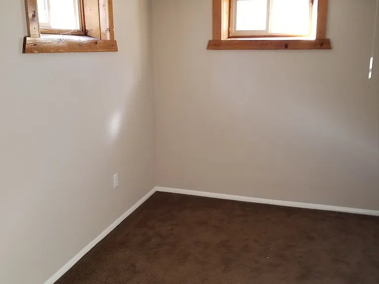 1584 N 300 W — Photo 12
