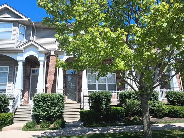 6073 River Bend Dr, Lisle, IL 60532