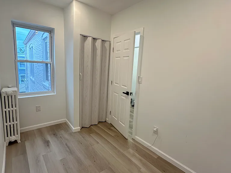 525 Perry St — Photo 26
