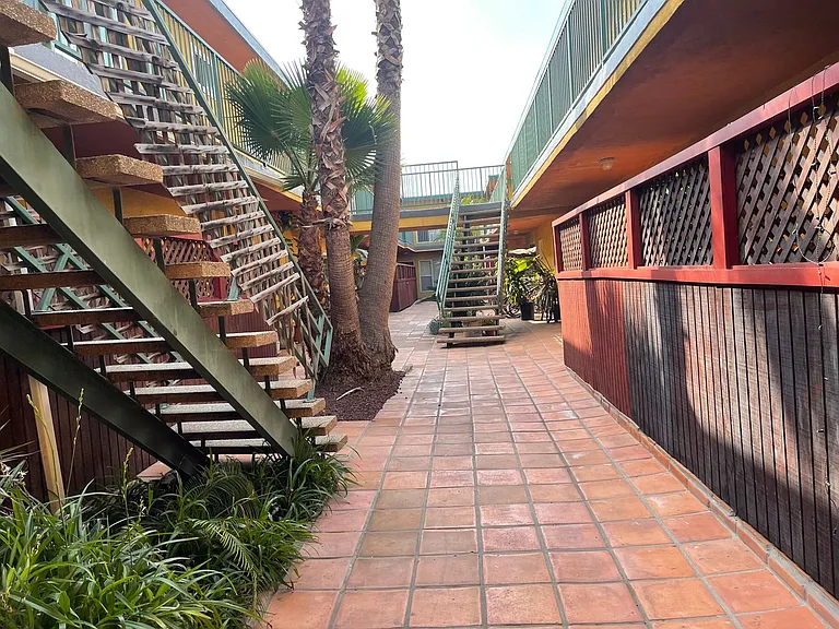 cla372 — Photo 16