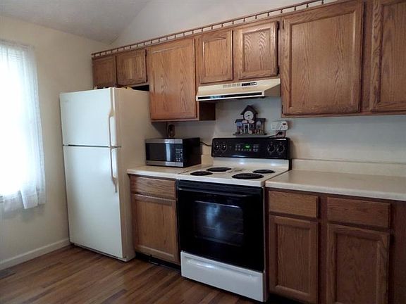 3rd image of 1028 Tatesbrook Dr