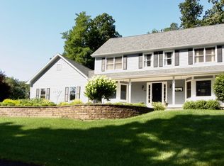 204 Shaker Ridge Dr, Niskayuna, NY 12309