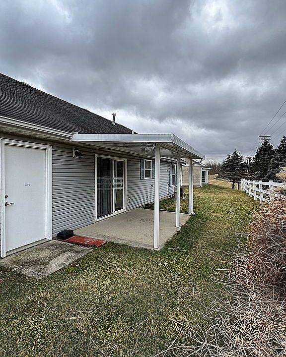 609 Fenview Dr, New Carlisle, OH 45344 Zillow