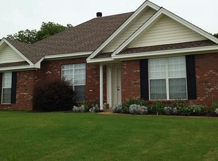 221 Hidden Valley Rd, Deatsville, AL 36022