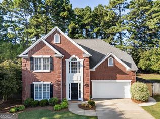 140 Ashbrook Ln, Roswell, GA 30075