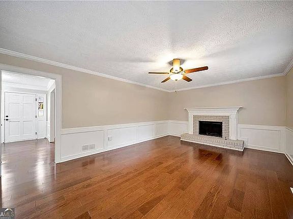 3rd image of 4270 Arbor Club Dr