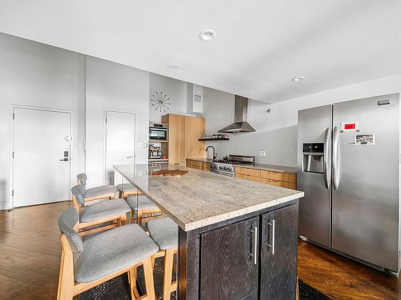 5th image of 121 W 20th St APT 3C