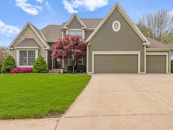 13906 Parkhill St, Overland Park, KS 66221